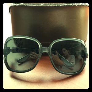 Grey Gucci sunglasses